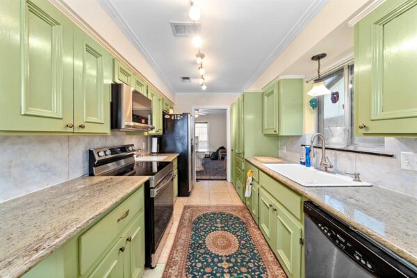 6 Back Bay Cir Galveston, TX 77551 - Image 10