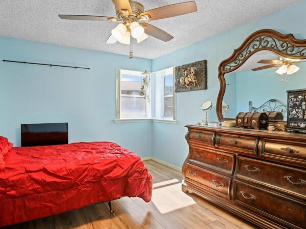 7741 Chantilly Cir Galveston, TX 77551 - Image 16
