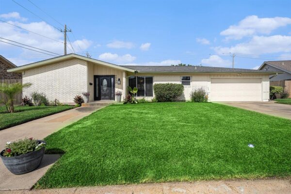 7730 Chantilly Circle Galveston, TX 77551 - Image 2