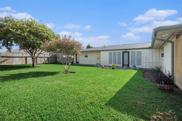 7730 Chantilly Circle Galveston, TX 77551 - Image 25