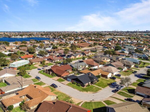 7741 Chantilly Cir Galveston, TX 77551 - Image 26