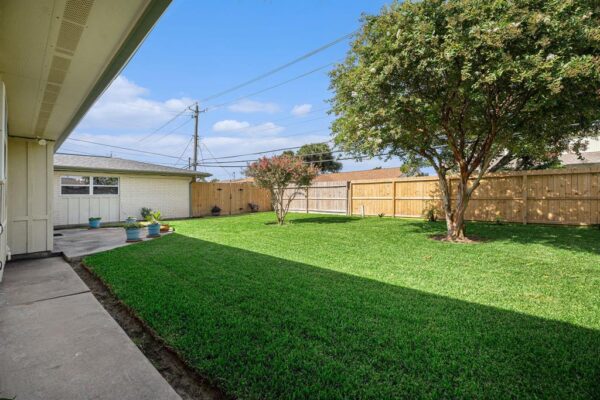7730 Chantilly Circle Galveston, TX 77551 - Image 27