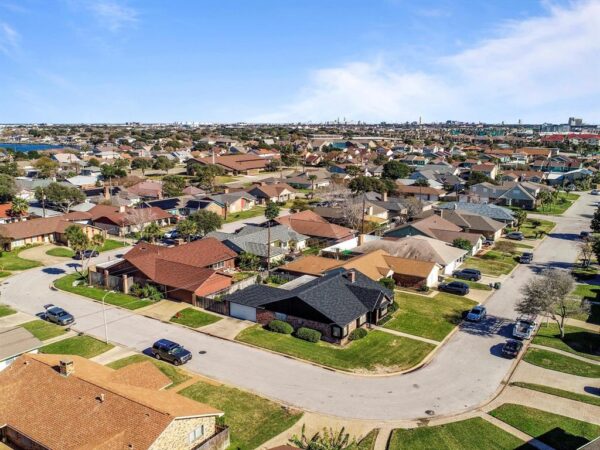 7741 Chantilly Cir Galveston, TX 77551 - Image 28