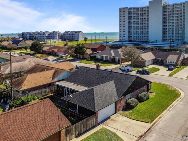 7741 Chantilly Cir Galveston, TX 77551 - Image 29