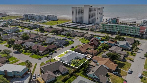 7730 Chantilly Circle Galveston, TX 77551 - Image 31