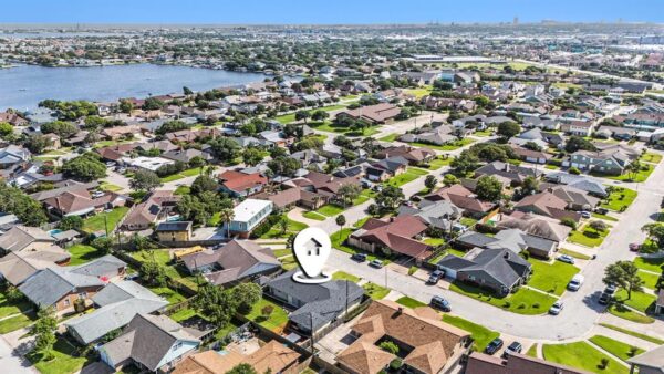 7730 Chantilly Circle Galveston, TX 77551 - Image 32