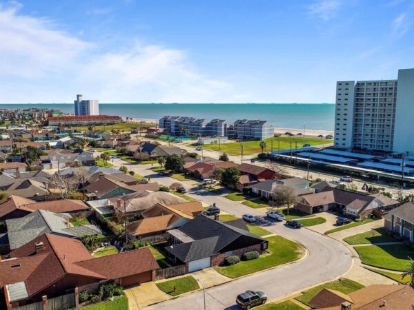 7741 Chantilly Cir Galveston, TX 77551 - Image 4
