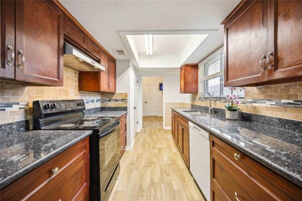 11631 Henley Dr Houston, TX 77064 - Image 9