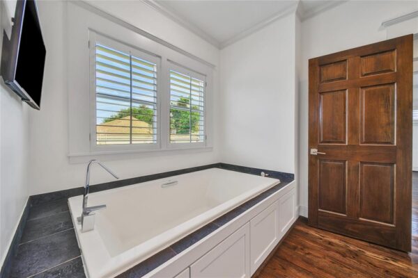 1001 Lawrence Street  Houston 77008 Harris - Image 18