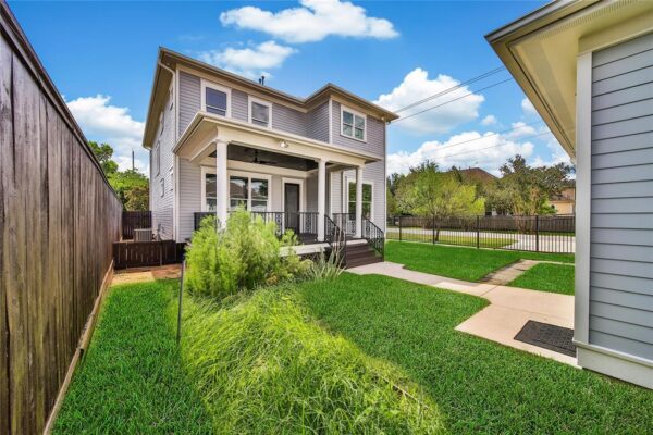 1001 Lawrence Street  Houston 77008 Harris - Image 23
