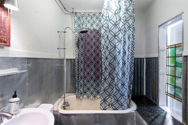 1007 Heights Boulevard  Houston 77008 Harris - Image 12