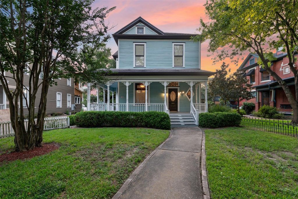 1007 Heights Boulevard  Houston 77008 Harris - Image 2