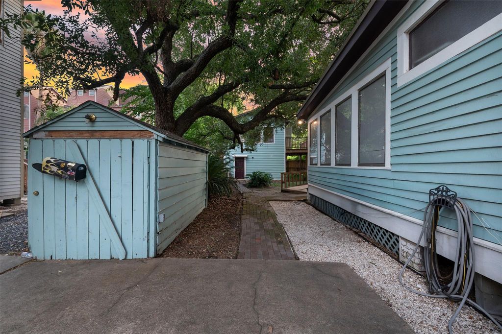 1007 Heights Boulevard  Houston 77008 Harris - Image 32