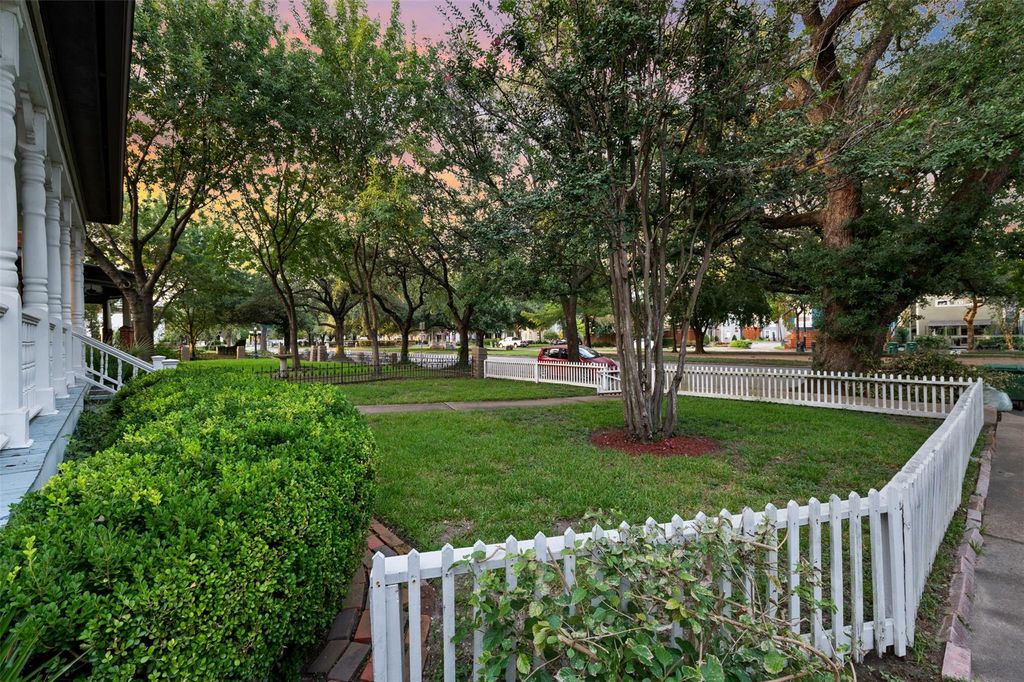 1007 Heights Boulevard  Houston 77008 Harris - Image 39
