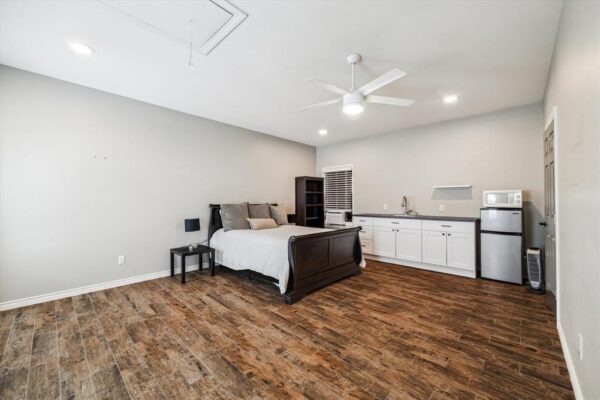 1017 Waverly Street B Houston 77008 Harris - Image 22