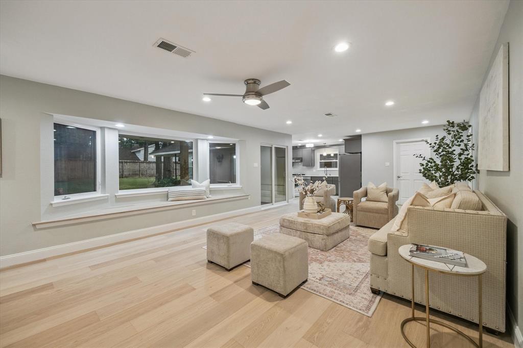 102 Stoney Creek Drive  Houston 77024 Harris - Image 10