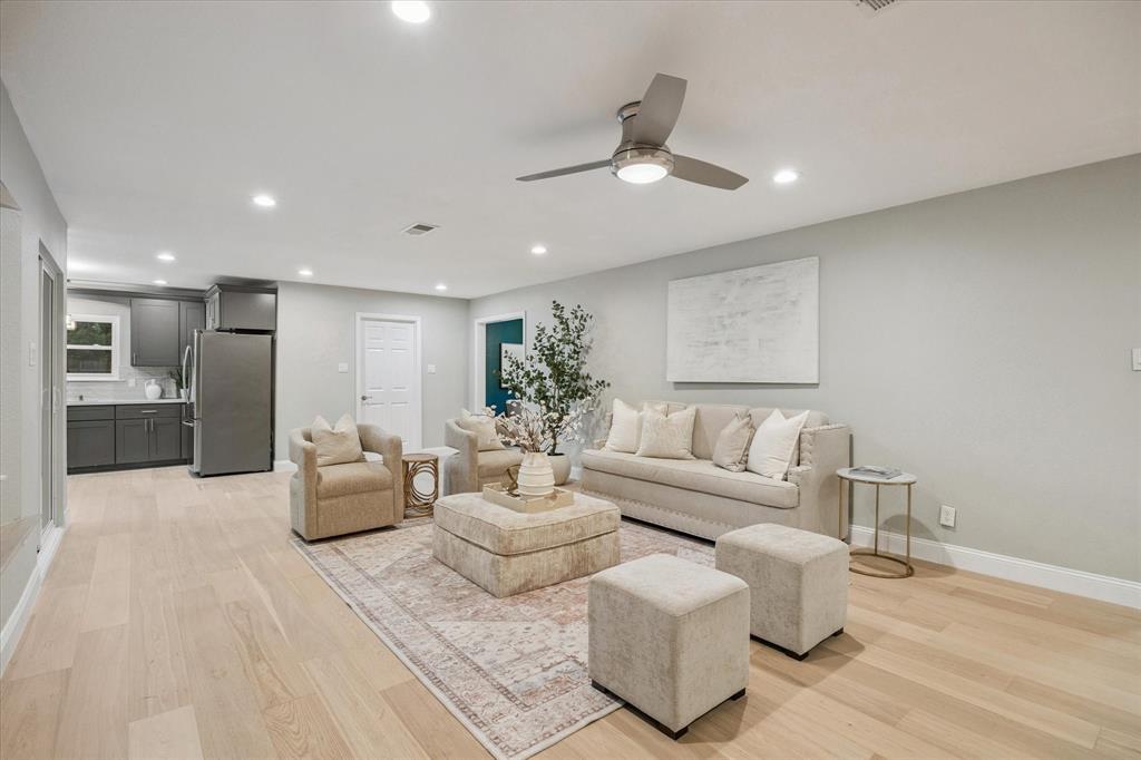 102 Stoney Creek Drive  Houston 77024 Harris - Image 11