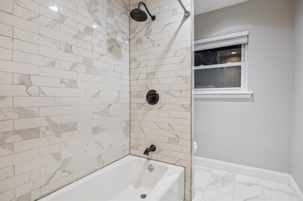 102 Stoney Creek Drive  Houston 77024 Harris - Image 19