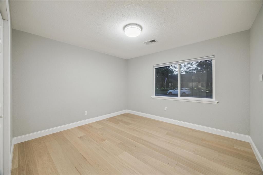 102 Stoney Creek Drive  Houston 77024 Harris - Image 22
