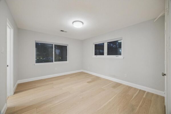 102 Stoney Creek Drive  Houston 77024 Harris - Image 24