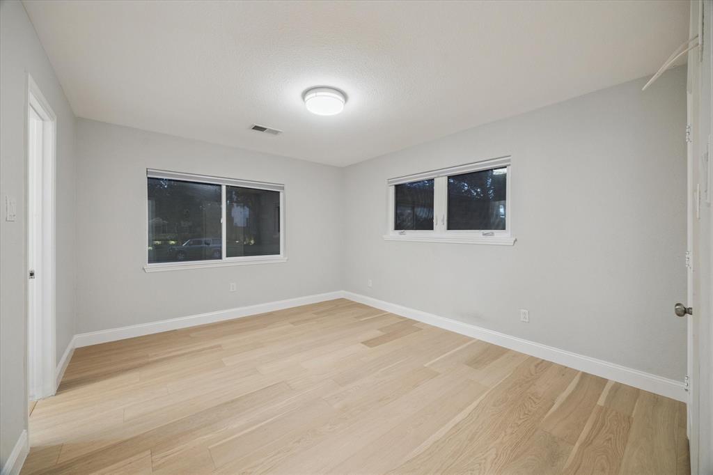 102 Stoney Creek Drive  Houston 77024 Harris - Image 24