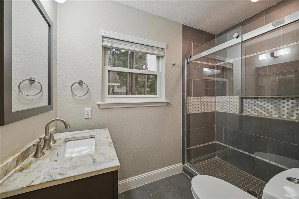 102 Stoney Creek Drive  Houston 77024 Harris - Image 28