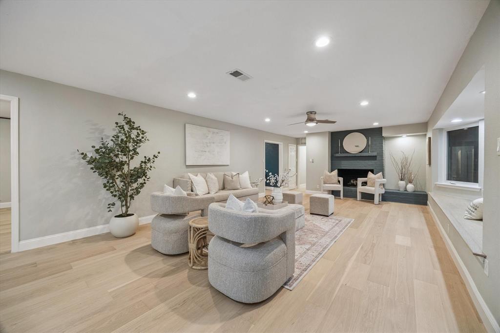 102 Stoney Creek Drive  Houston 77024 Harris - Image 3