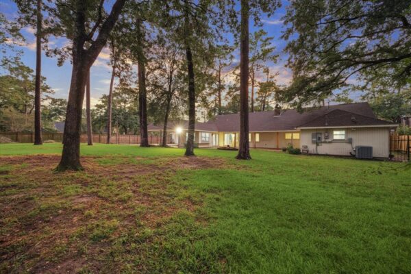 102 Stoney Creek Drive  Houston 77024 Harris - Image 30