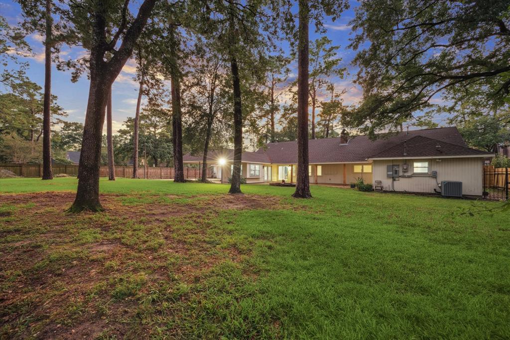 102 Stoney Creek Drive  Houston 77024 Harris - Image 30