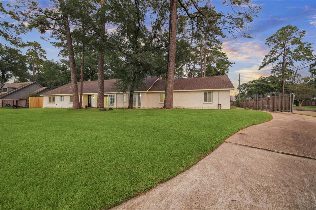 102 Stoney Creek Drive  Houston 77024 Harris - Image 34