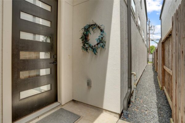 1022 Dorothy Street  Houston 77008 Harris - Image 2