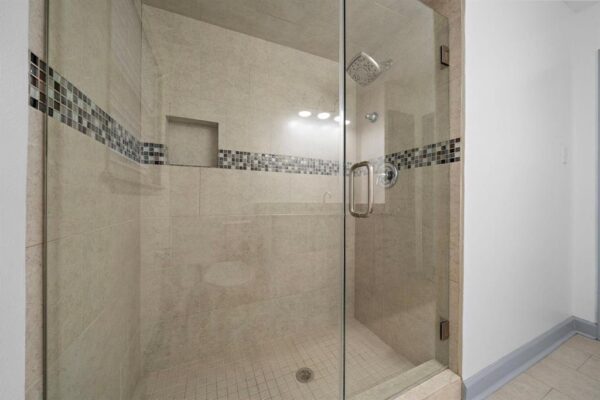 1068 Chimney Rock Road  Houston 77056 Harris - Image 10