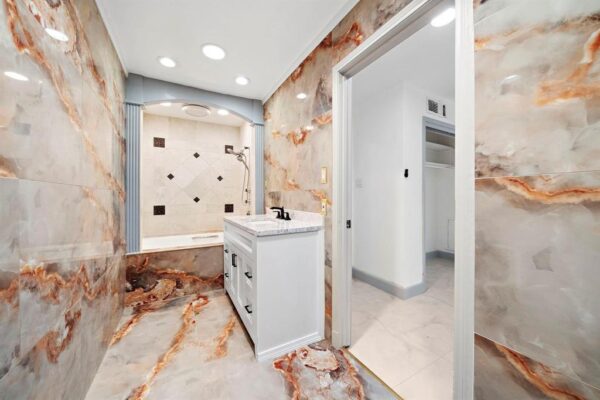 1068 Chimney Rock Road  Houston 77056 Harris - Image 13