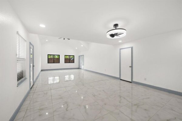 1068 Chimney Rock Road  Houston 77056 Harris - Image 17