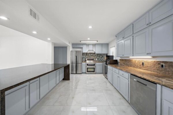 1068 Chimney Rock Road  Houston 77056 Harris - Image 22