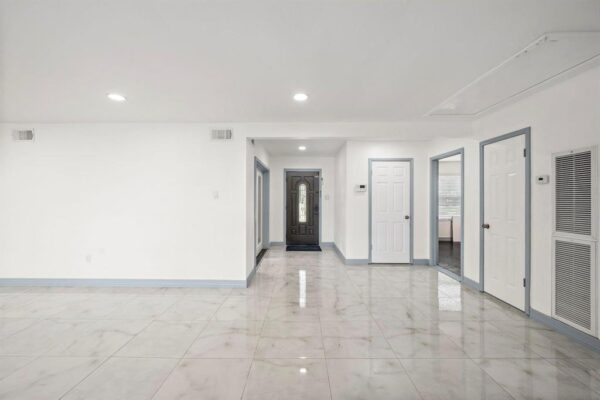 1068 Chimney Rock Road  Houston 77056 Harris - Image 4