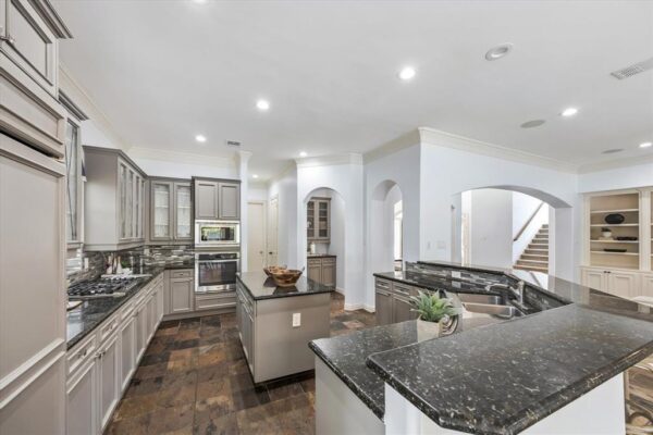 11 Pecan Trail Lane  Houston 77055 Harris - Image 12