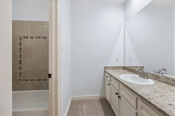 11 Pecan Trail Lane  Houston 77055 Harris - Image 25