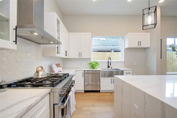 110 E 28th Street  Houston 77008 Harris - Image 12