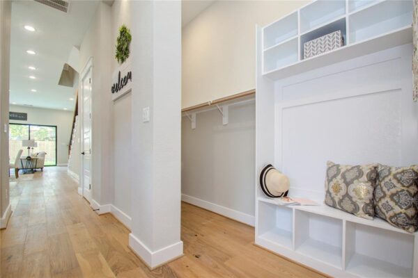 110 E 28th Street  Houston 77008 Harris - Image 22