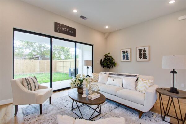 110 E 28th Street  Houston 77008 Harris - Image 23