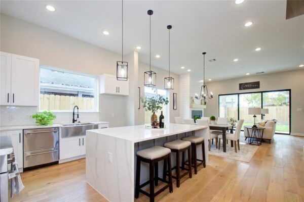 110 E 28th Street  Houston 77008 Harris - Image 4
