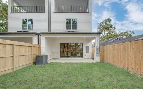 110 E 28th Street  Houston 77008 Harris - Image 5