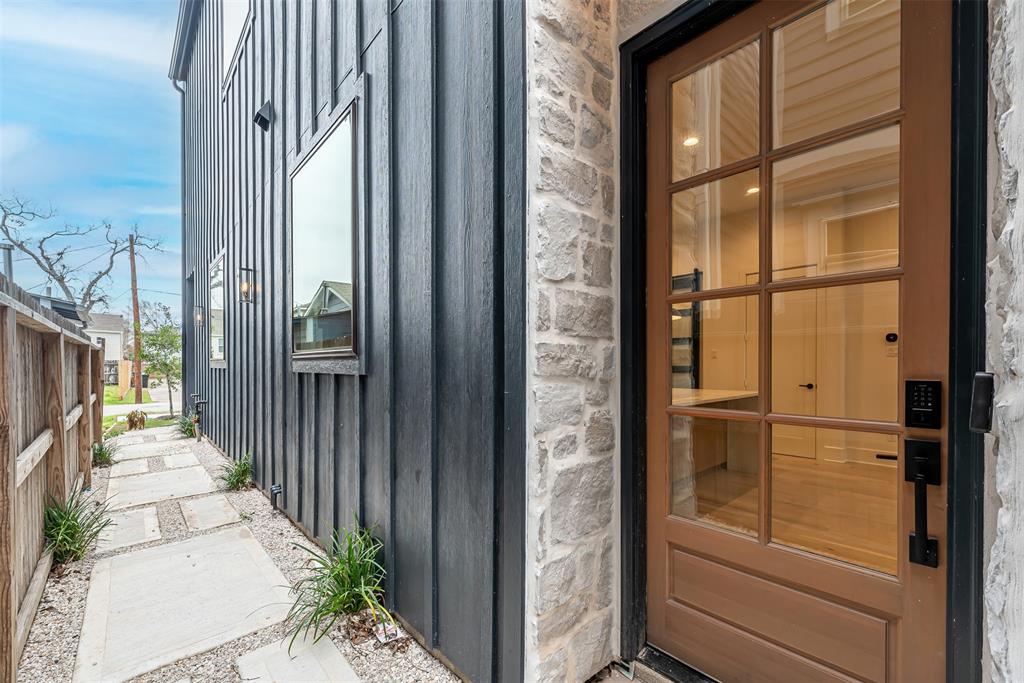 1104 W 9th Street  Houston 77007 Harris - Image 3