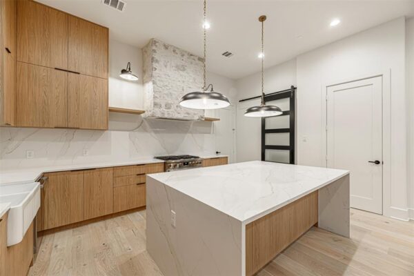 1104 W 9th Street  Houston 77007 Harris - Image 4