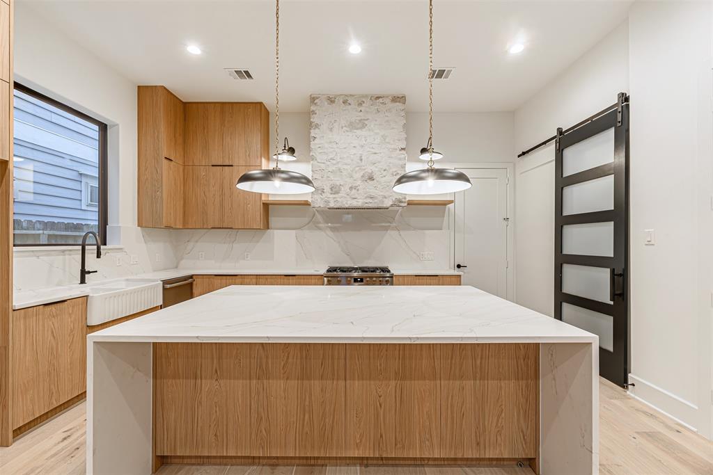 1104 W 9th Street  Houston 77007 Harris - Image 5