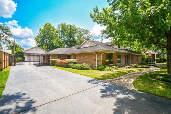 1114 Guinea Drive  Houston 77055 Harris - Image 16