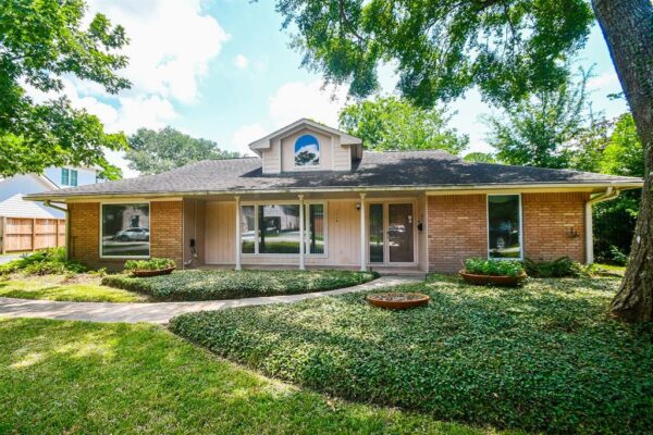 1114 Guinea Drive  Houston 77055 Harris - Image 2