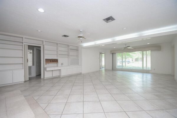 1114 Guinea Drive  Houston 77055 Harris - Image 6