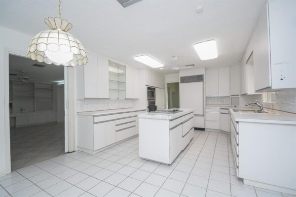 1114 Guinea Drive  Houston 77055 Harris - Image 9